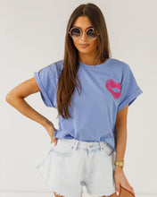 Load image into Gallery viewer, Kiss kiss T-shirt