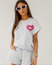 Load image into Gallery viewer, Kiss kiss T-shirt