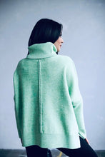 Load image into Gallery viewer, Oversize Turtle Neck Jumper