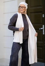 Load image into Gallery viewer, Glorious winter sets
