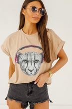 Load image into Gallery viewer, Wild tiger t-shirt
